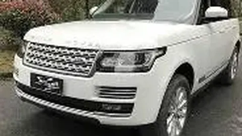 NBA传奇巨星勒布朗·詹姆斯昨日上海外滩备受瞩目